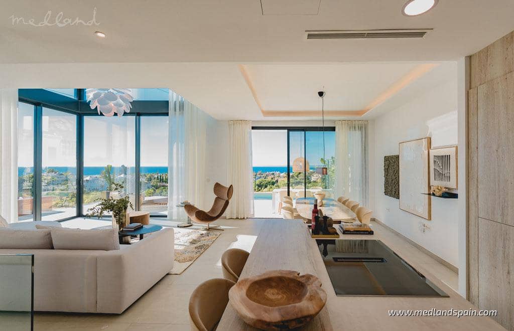 4 sypialnia Willa na sprzedaż w Marbella z basenem garażem - 1 675 000 € (Ref: 9243177)