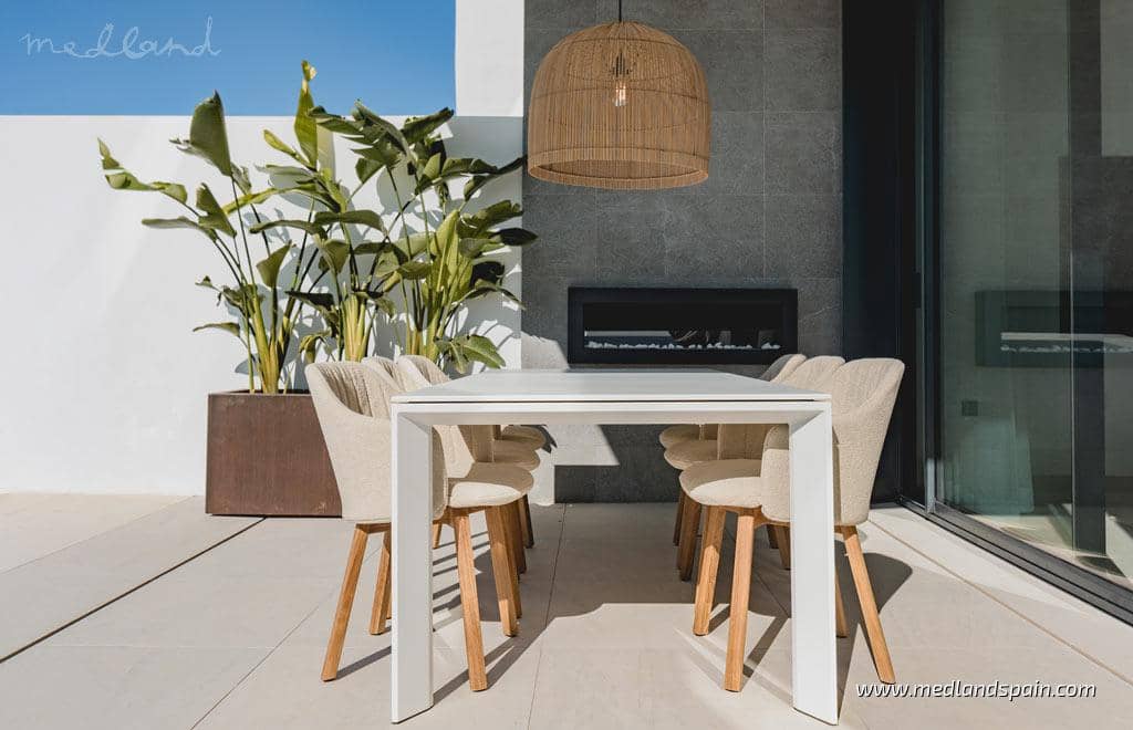 4 sypialnia Willa na sprzedaż w Marbella z basenem garażem - 1 675 000 € (Ref: 9243177)