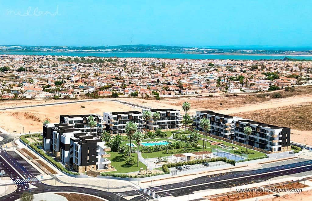 2 soverom Leilighet til salgs i Torrevieja med svømmebasseng garasje - € 325 000 (Ref: 9257062)