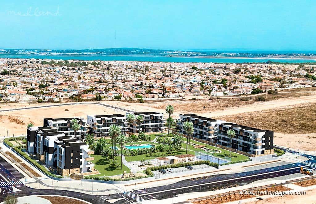 2 bedroom Apartment for sale in Torrevieja with pool garage - € 349,000 (Ref: 9257062)