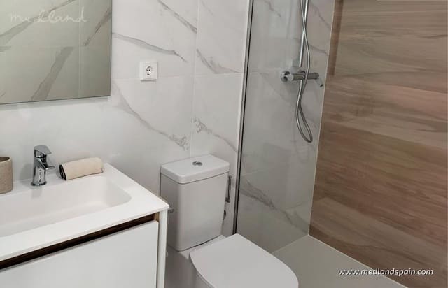 2 makuuhuone Huoneisto myytävänä paikassa Orihuela Costa, Orihuela mukana uima-altaan 
autotalli - 269 900 € (Ref: 9282086)