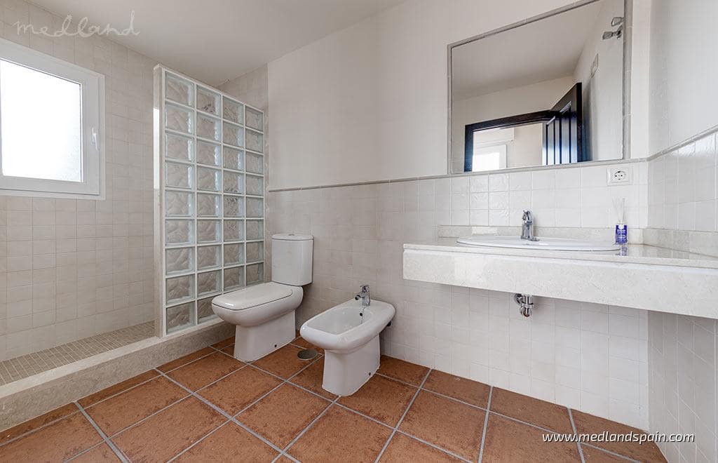2 bedroom Villa for sale in Hacienda del Alamo with pool - € 242,000 (Ref: 9285653)