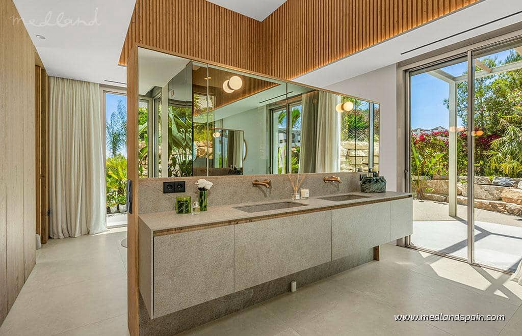 3 bedroom Villa for sale in Dehesa de Campoamor with pool garage - € 2,450,000 (Ref: 9285654)