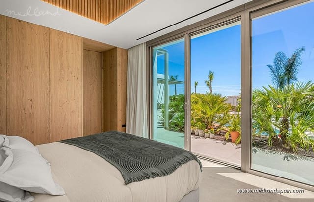 3 quarto Moradia para venda em Las Colinas Golf, Orihuela com piscina garagem - 2 450 000 € (Ref: 9285654)
