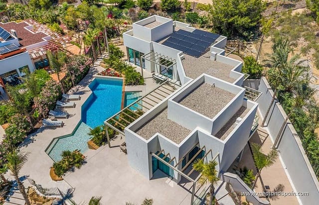 3 quarto Moradia para venda em Las Colinas Golf, Orihuela com piscina garagem - 2 450 000 € (Ref: 9285654)