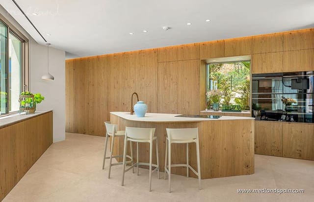 3 quarto Moradia para venda em Las Colinas Golf, Orihuela com piscina garagem - 2 450 000 € (Ref: 9285654)