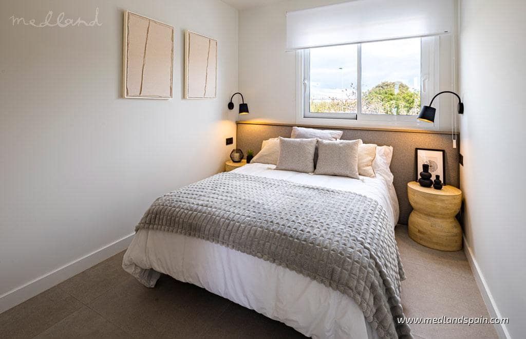 2 makuuhuone Huoneisto myytävänä paikassa Torre de la Horadada mukana uima-altaan 
autotalli - 385 000 € (Ref: 9321770)