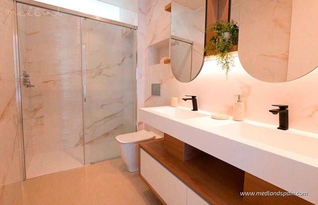 Apartamento de 3 habitaciones en Ciudad Quesada, Rojales en venta con piscina garaje - 412.100 € (Ref: 9326339)