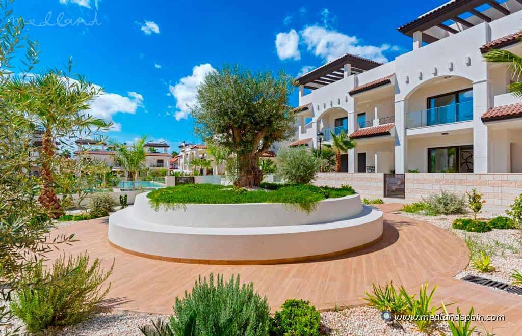 Apartamento de 3 habitaciones en Ciudad Quesada en venta con piscina garaje - 412.100 € (Ref: 9326339)