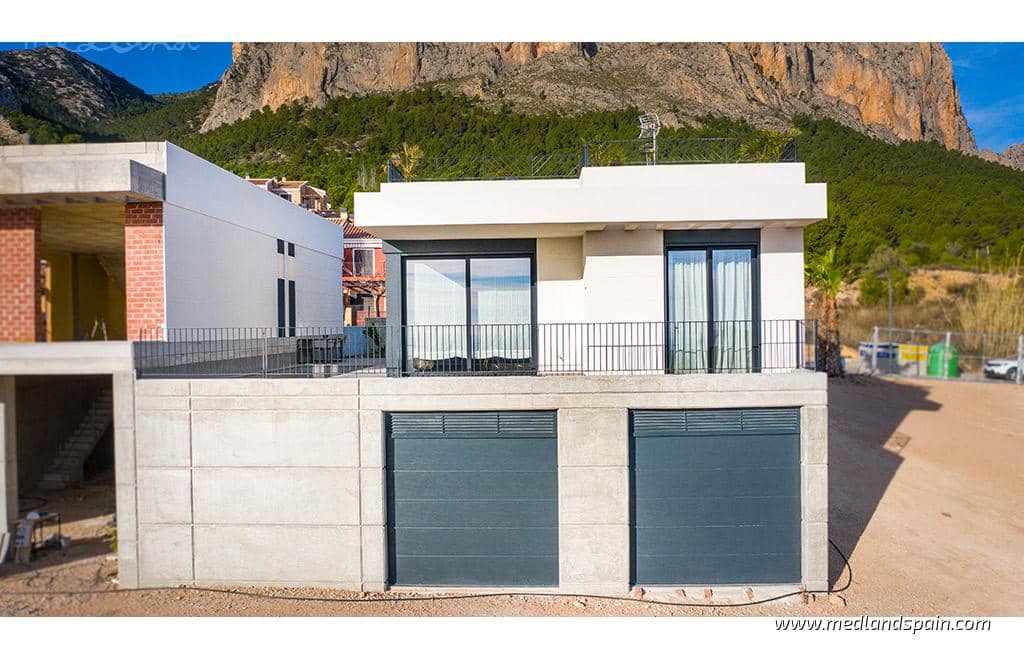 3 bedroom Villa for sale in Polop with pool garage - € 470,000 (Ref: 9330544)