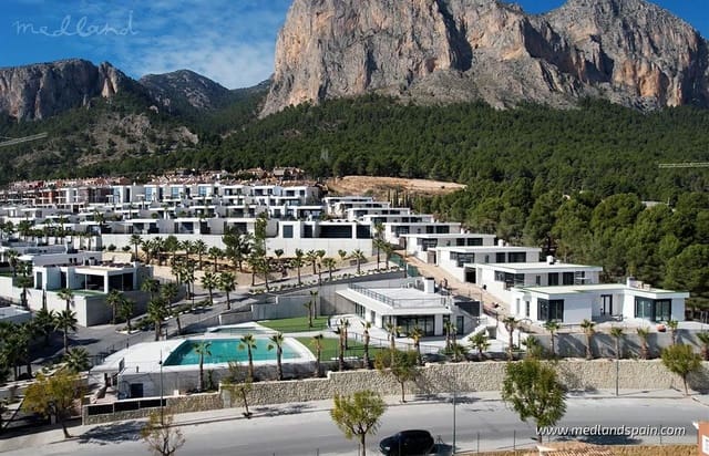 3 Zimmer Villa zu verkaufen in Polop mit Pool Garage - 470.000 € (Ref: 9330544)