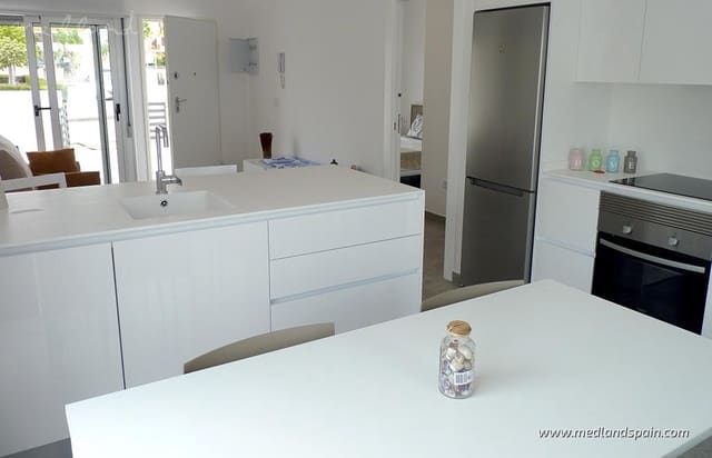 3 makuuhuone Omakotitalo myytävänä paikassa Pilar de la Horadada ciudad, Pilar de la Horadada mukana uima-altaan 
autotalli - 370 000 € (Ref: 9334784)