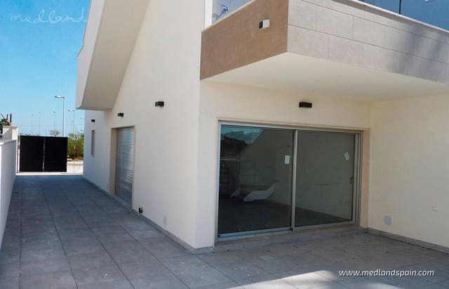 3 makuuhuone Omakotitalo myytävänä paikassa Pilar de la Horadada ciudad, Pilar de la Horadada mukana uima-altaan 
autotalli - 370 000 € (Ref: 9334784)