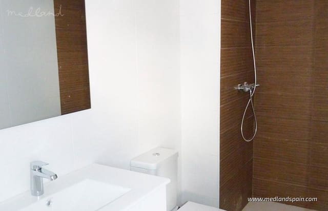 3 makuuhuone Omakotitalo myytävänä paikassa Pilar de la Horadada ciudad, Pilar de la Horadada mukana uima-altaan 
autotalli - 370 000 € (Ref: 9334784)