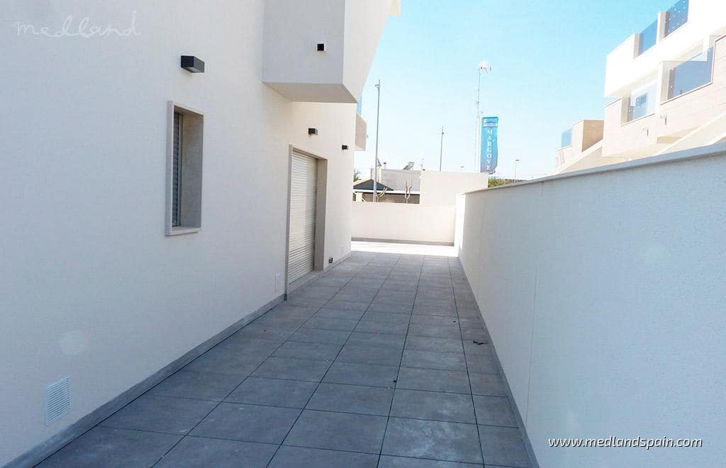 3 makuuhuone Omakotitalo myytävänä paikassa Pilar de la Horadada mukana uima-altaan 
autotalli - 370 000 € (Ref: 9334784)