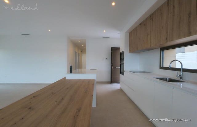 3 slaapkamer Villa te koop in La Romana met zwembad garage - € 375.000 (Ref: 9337841)