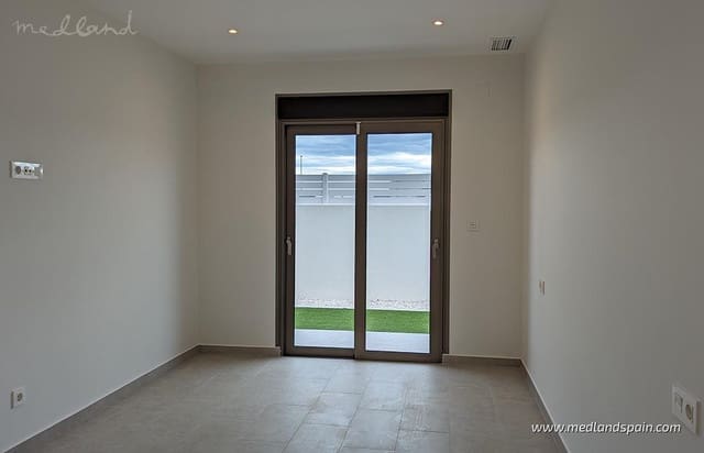 3 slaapkamer Villa te koop in La Romana met zwembad garage - € 375.000 (Ref: 9337841)