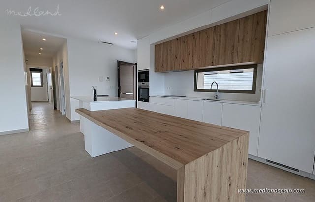 3 slaapkamer Villa te koop in La Romana met zwembad garage - € 375.000 (Ref: 9337841)