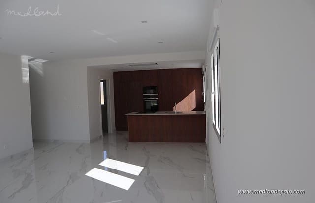 3 Zimmer Villa zu verkaufen in La Romana mit Pool Garage - 375.000 € (Ref: 9337844)