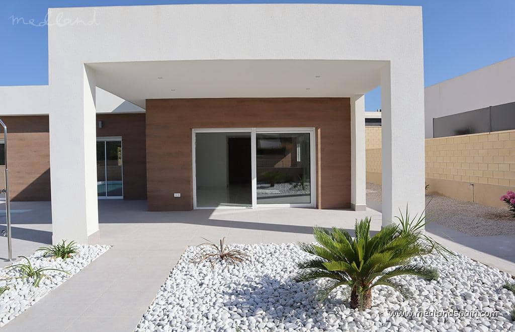 3 Zimmer Villa zu verkaufen in La Romana mit Pool Garage - 375.000 € (Ref: 9337844)