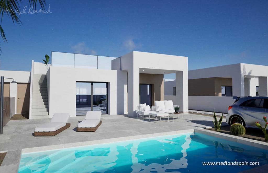 3 soveværelse Villa til salg i La Romana med swimmingpool garage - € 315.000 (Ref: 9337845)