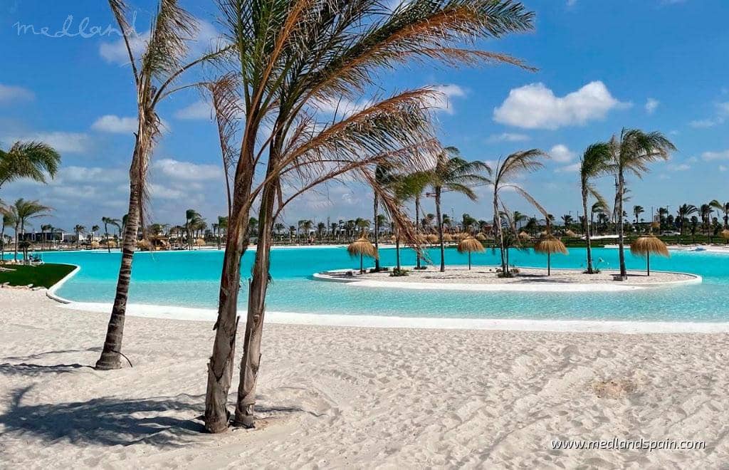 3 soveværelse Villa til salg i Los Alcazares med swimmingpool garage - € 765.000 (Ref: 9347087)