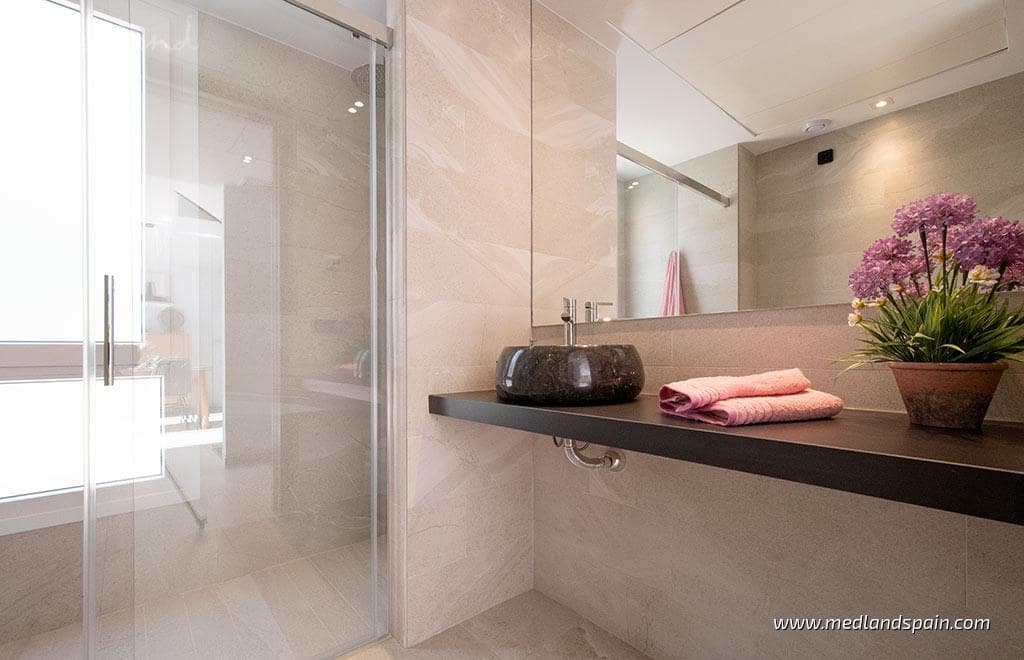 3 bedroom Villa for sale in Algorfa with pool garage - € 599,000 (Ref: 9359022)