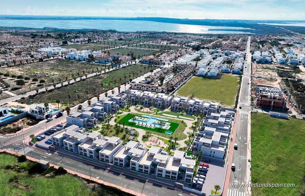 3 makuuhuone Huoneisto myytävänä paikassa Ciudad Quesada mukana uima-altaan 
autotalli - 366 000 € (Ref: 9362265)