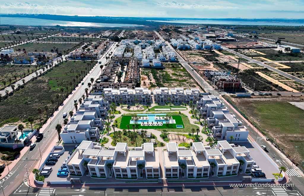 3 makuuhuone Huoneisto myytävänä paikassa Ciudad Quesada mukana uima-altaan 
autotalli - 366 000 € (Ref: 9362265)