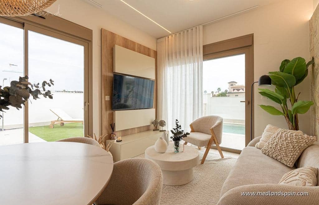 3 bedroom Villa for sale in Ciudad Quesada with pool garage - € 435,000 (Ref: 9385333)