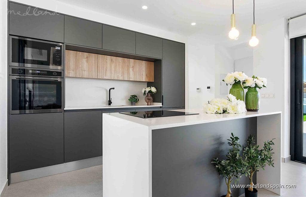 3 bedroom Villa for sale in Ciudad Quesada with pool garage - € 549,000 (Ref: 9387717)