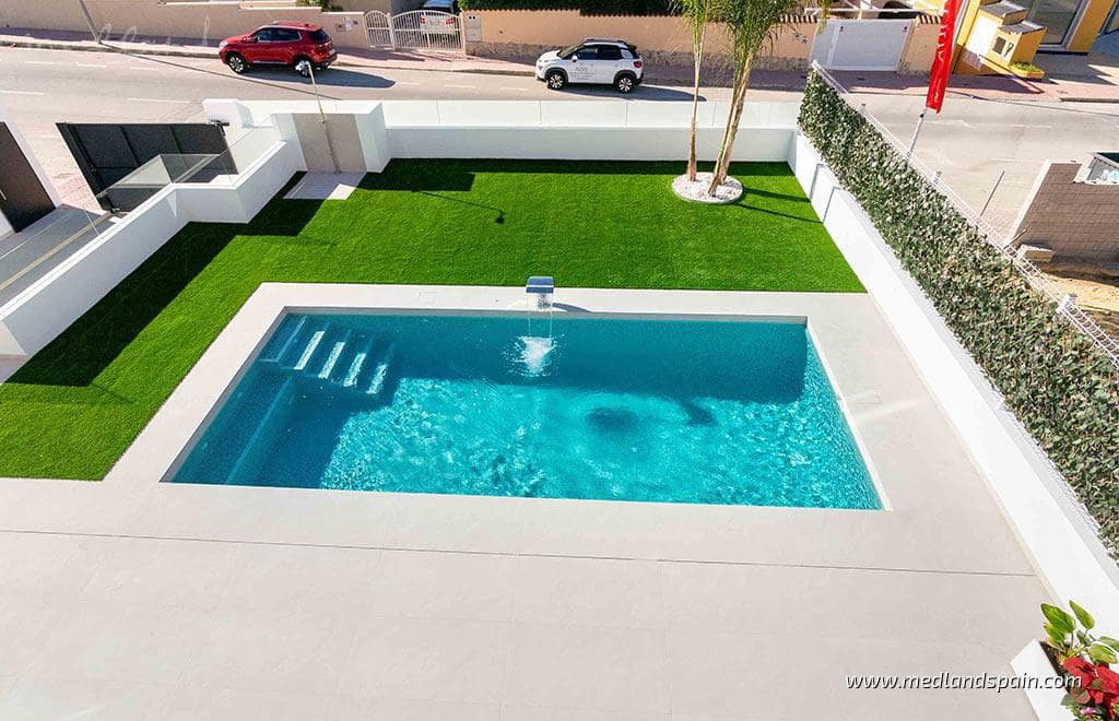 3 bedroom Villa for sale in Ciudad Quesada with pool garage - € 549,000 (Ref: 9387717)