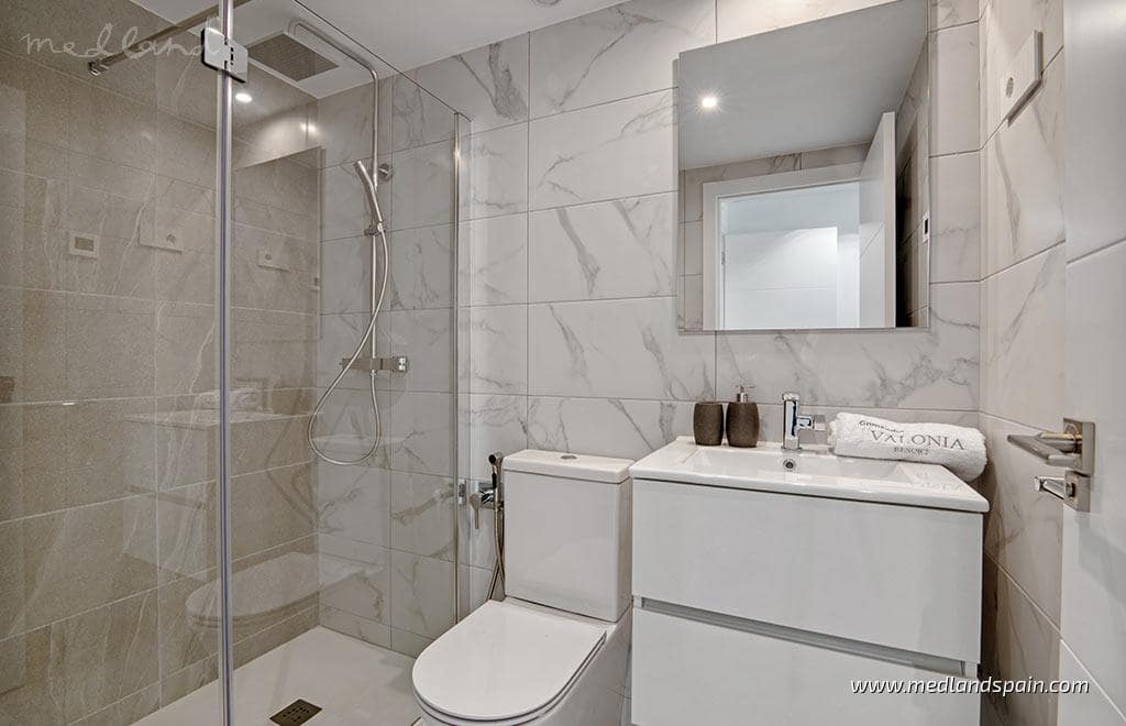 3 bedroom Apartment for sale in Punta Prima with pool garage - € 364,000 (Ref: 9387718)