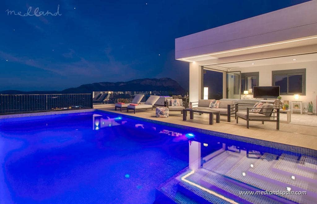 3 soverom Villa til salgs i La Marina med svømmebasseng garasje - € 670 000 (Ref: 9395847)