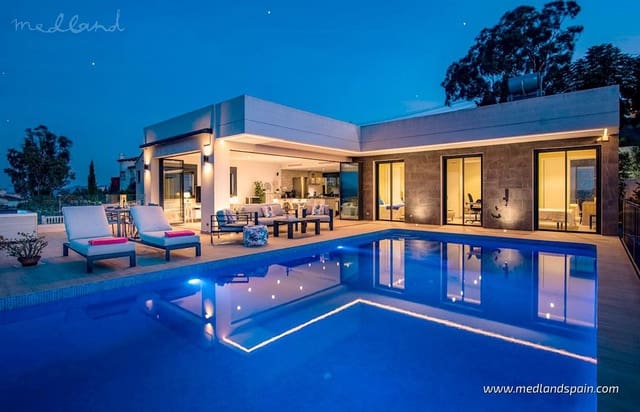 3 soveværelse Villa til salg i La Marina, Elche / Elx med swimmingpool garage - € 670.000 (Ref: 9395847)