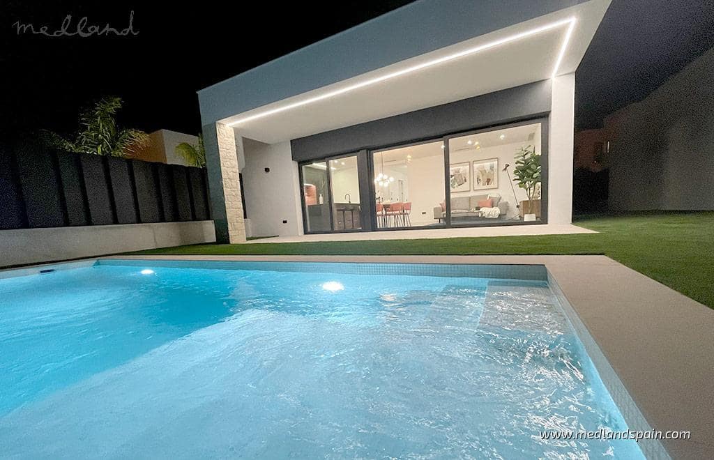 3 soverom Villa til salgs i Molina de Segura med svømmebasseng garasje - € 379 000 (Ref: 9403280)