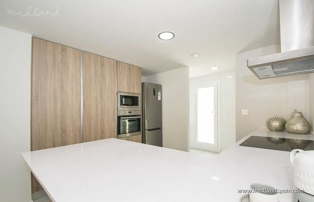 3 soveværelse Villa til salg i Dénia med swimmingpool garage - € 475.000 (Ref: 9410776)