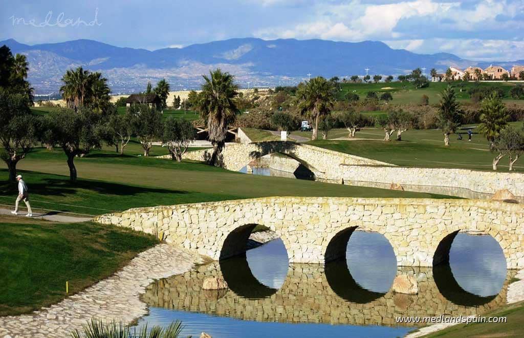 3 makuuhuone Huvila myytävänä paikassa Algorfa mukana uima-altaan 
autotalli - 1 450 000 € (Ref: 9415669)