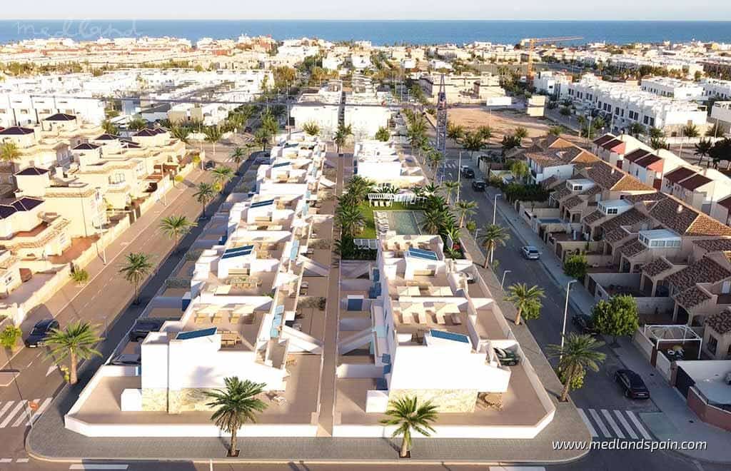 3 bedroom Apartment for sale in Torre de la Horadada with pool garage - € 385,000 (Ref: 9431626)