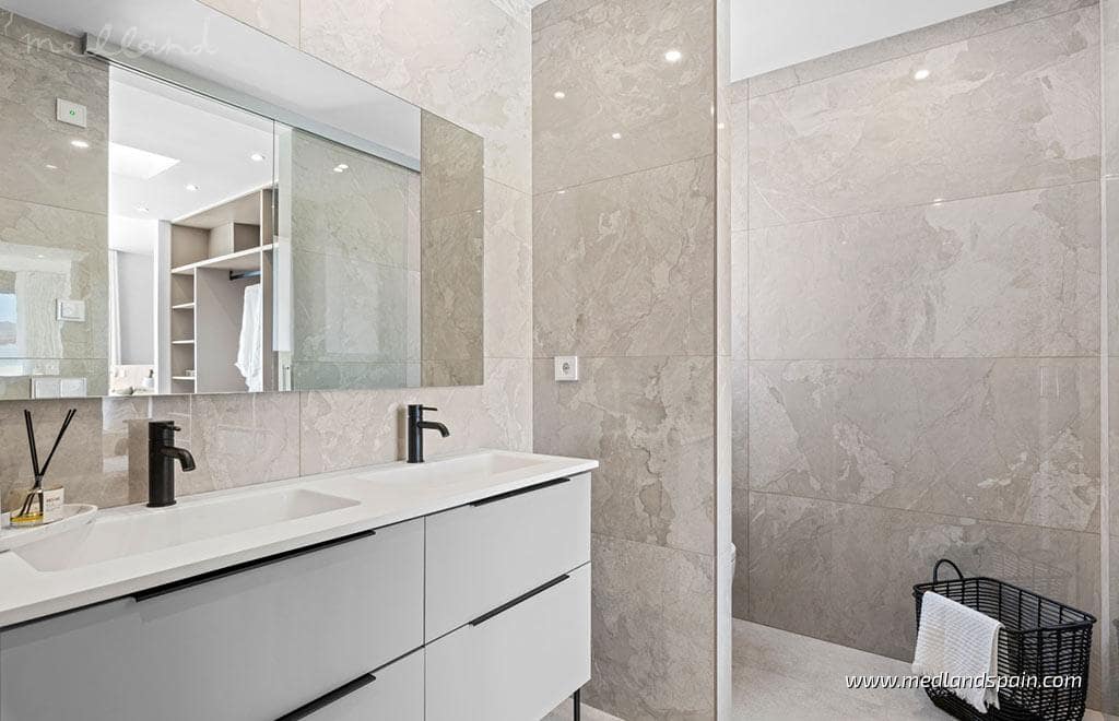 3 bedroom Villa for sale in Polop with pool garage - € 860,000 (Ref: 9431628)