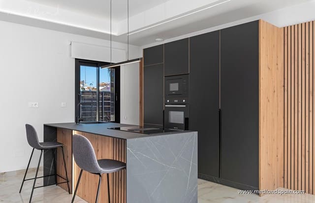 3 soveværelse Villa til salg i Algorfa med swimmingpool garage - € 670.000 (Ref: 9433326)