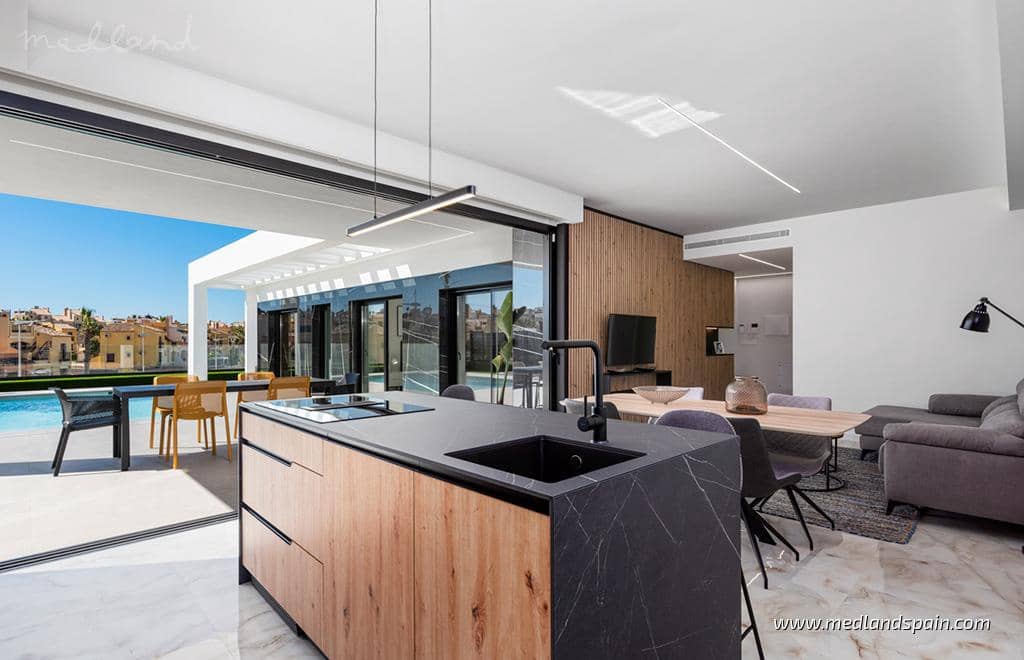 3 bedroom Villa for sale in Algorfa with pool garage - € 670,000 (Ref: 9433326)