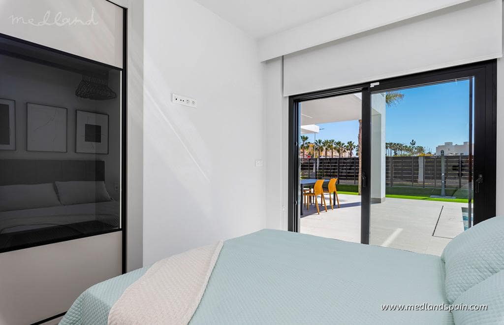 3 slaapkamer Villa te koop in Algorfa met zwembad garage - € 680.000 (Ref: 9433326)