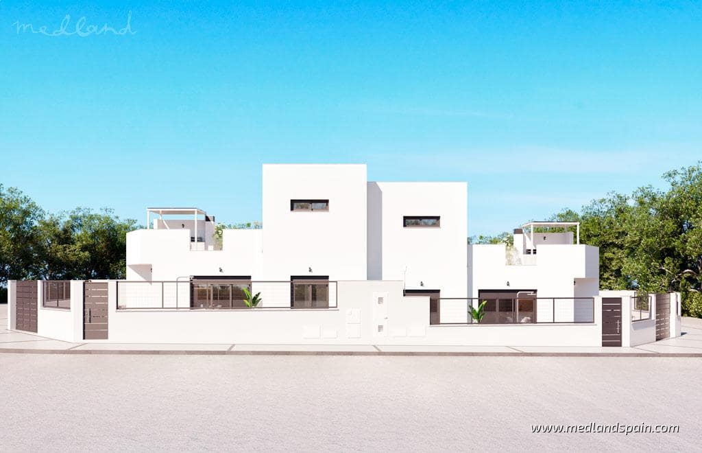 2 soverom Hus til salgs i Roldan med svømmebasseng - € 289 900 (Ref: 9439867)