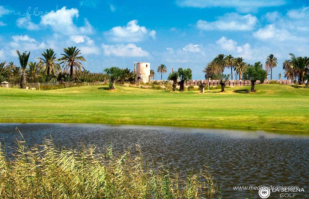 2 soverom Leilighet til salgs i Los Narejos med svømmebasseng garasje - € 339 000 (Ref: 9450379)