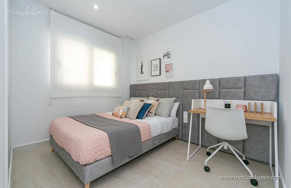 2 slaapkamer Appartement te koop in Torrevieja met zwembad garage - € 315.000 (Ref: 9456132)