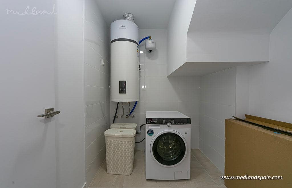 2 slaapkamer Appartement te koop in Torrevieja met zwembad garage - € 315.000 (Ref: 9456132)