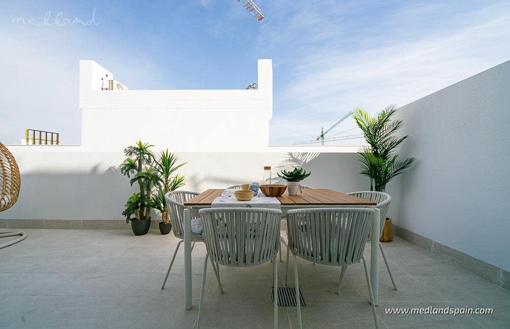 2 slaapkamer Appartement te koop in Torrevieja met zwembad garage - € 315.000 (Ref: 9456132)