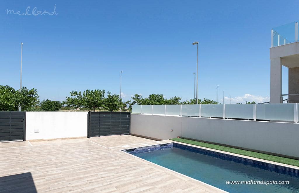 3 bedroom Villa for sale in Daya Nueva with pool garage - € 453,000 (Ref: 9468283)