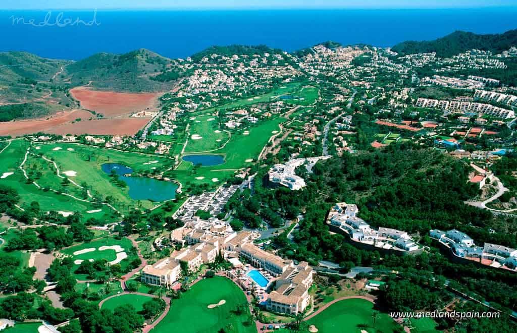 2 bedroom Apartment for sale in La Manga Club with pool garage - € 600,000 (Ref: 9508648)